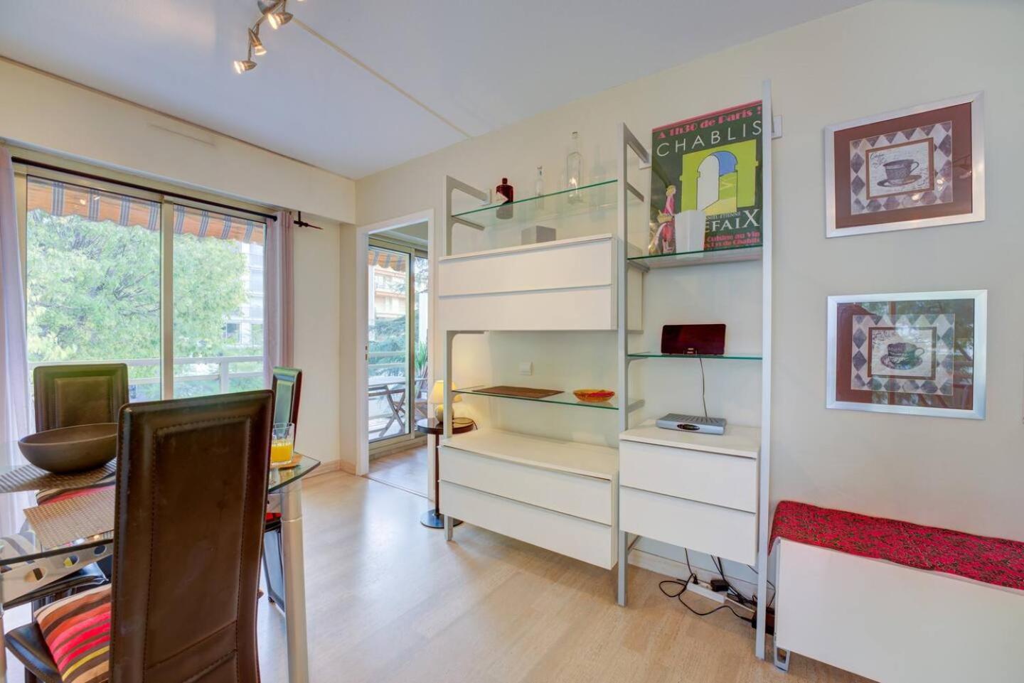 Elegant Apt W/2 Terraces/Mins To Beach & Shops Antibes Exteriér fotografie